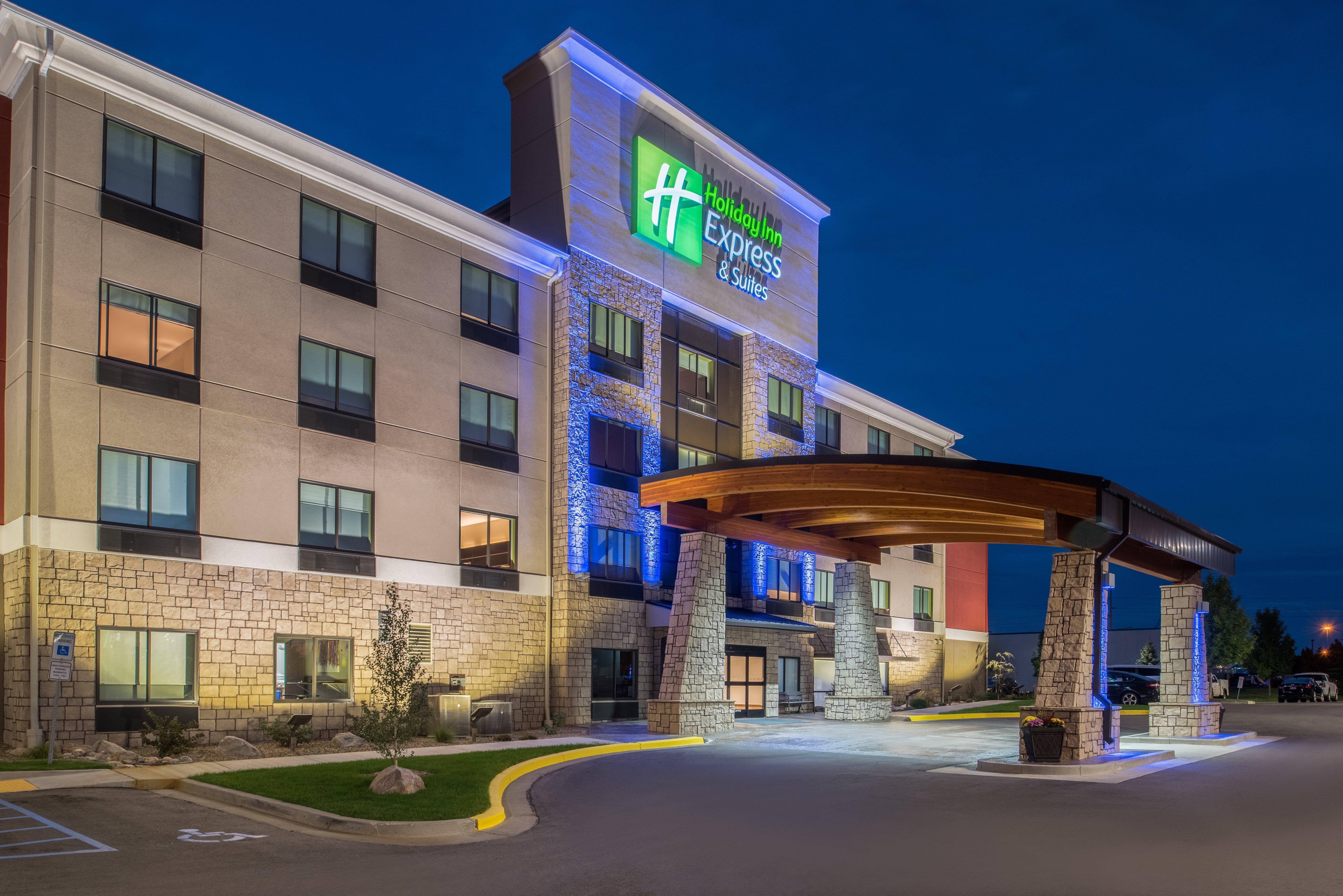 Holiday Inn Express Hotel & Suites Bismarck By Ihg Extérieur photo