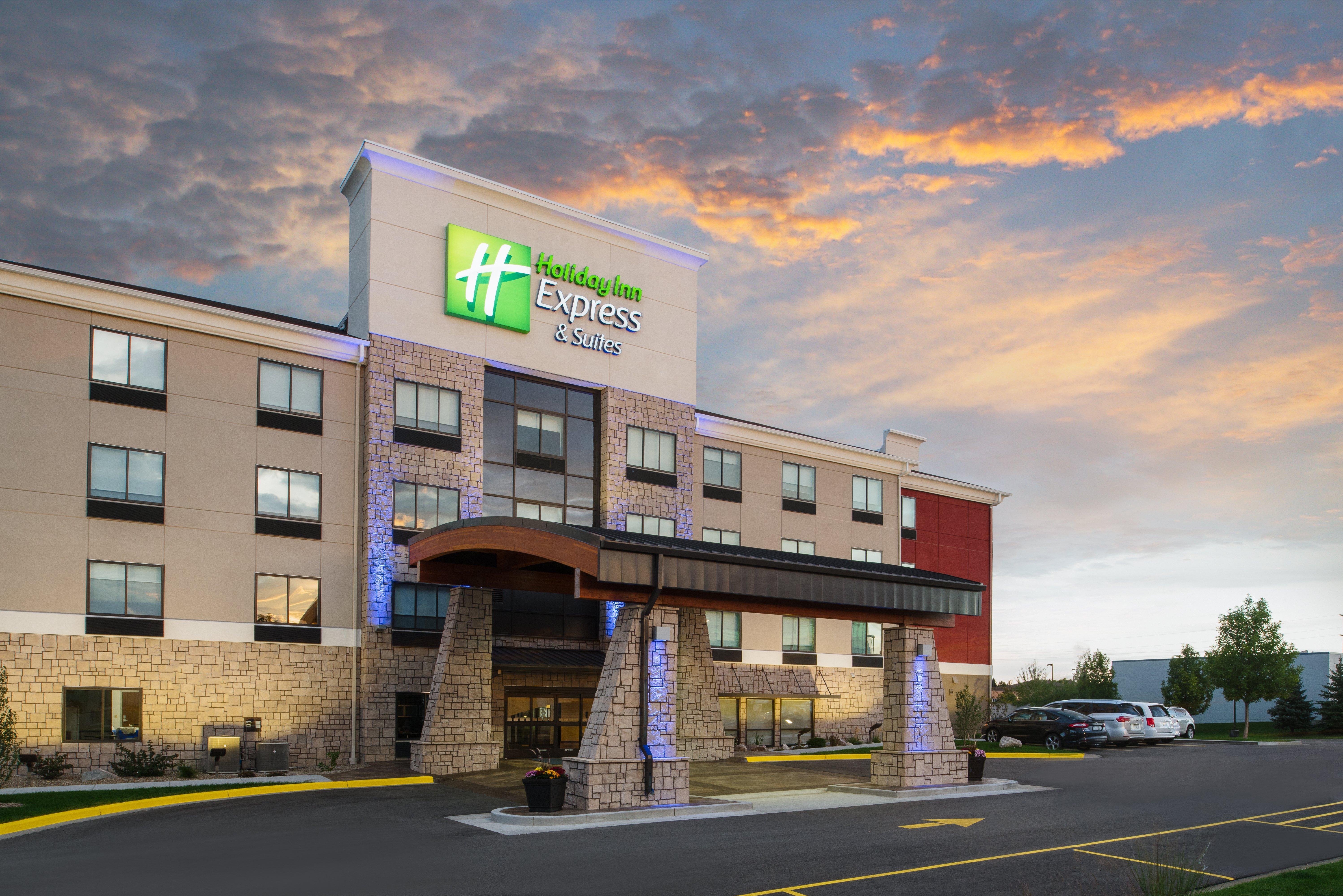Holiday Inn Express Hotel & Suites Bismarck By Ihg Extérieur photo