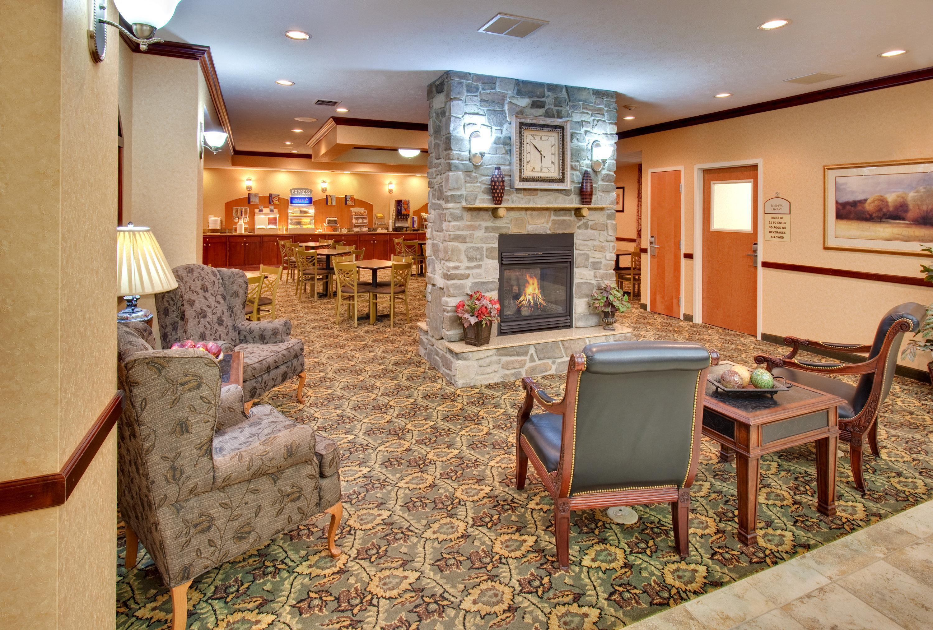 Holiday Inn Express Hotel & Suites Bismarck By Ihg Extérieur photo