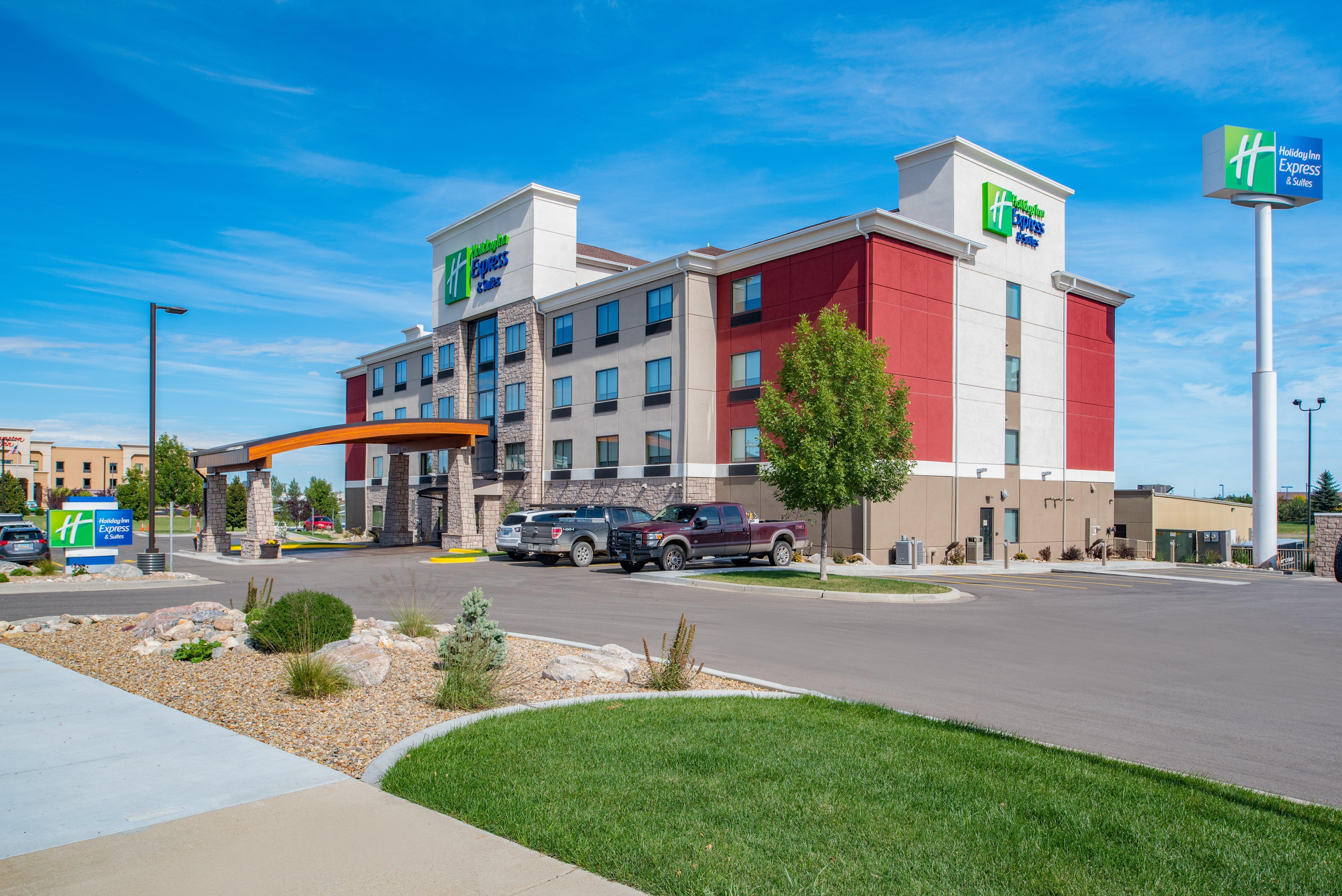 Holiday Inn Express Hotel & Suites Bismarck By Ihg Extérieur photo