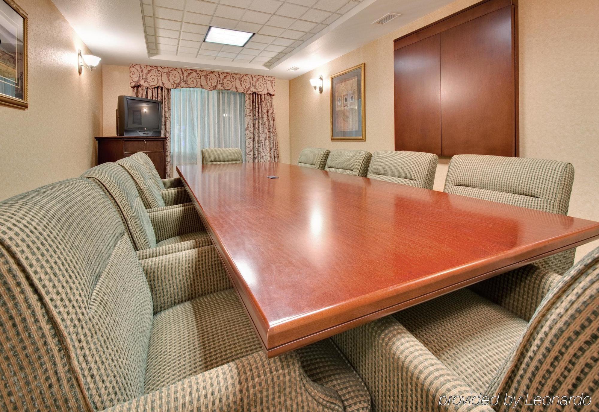 Holiday Inn Express Hotel & Suites Bismarck By Ihg Facilités photo