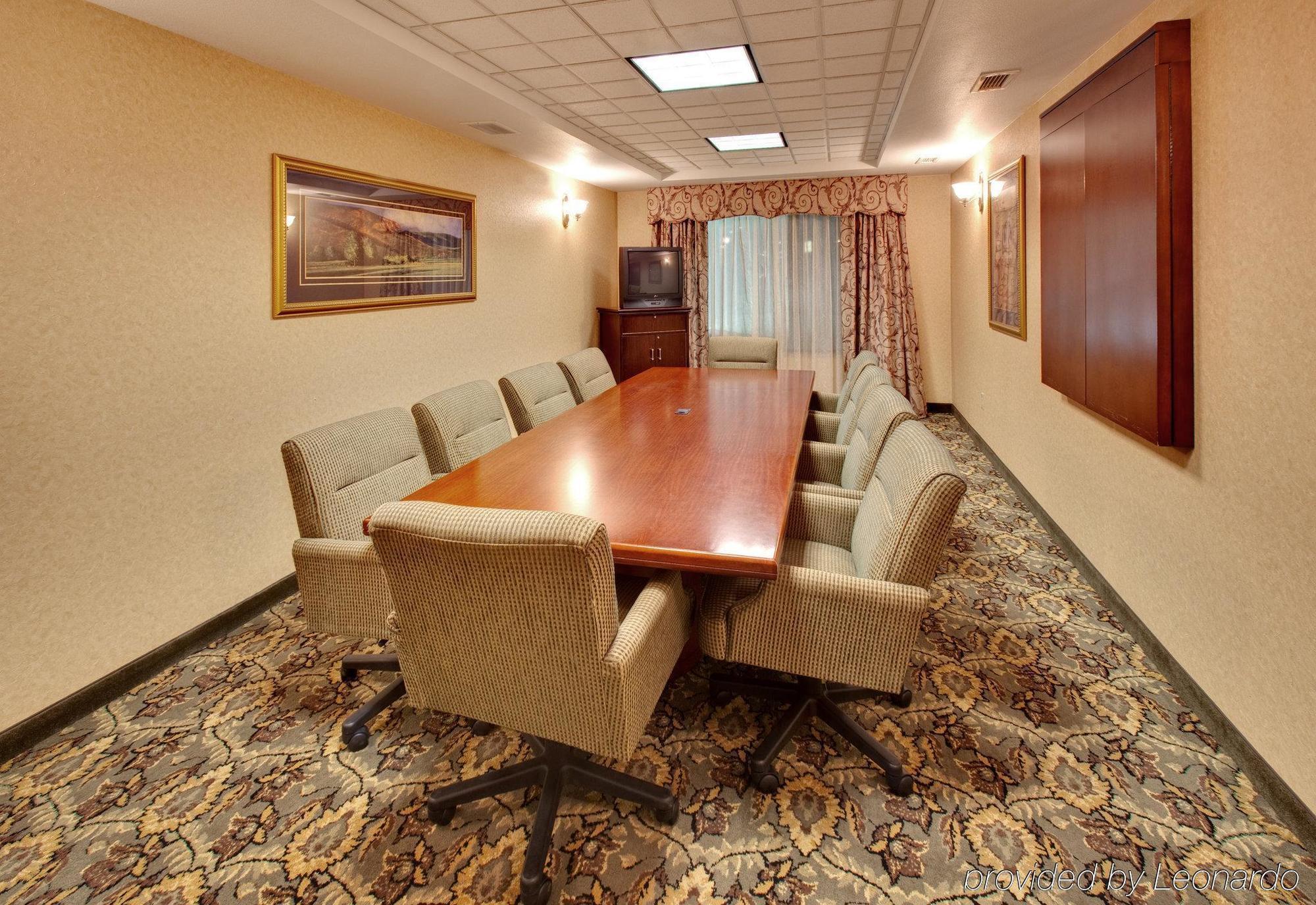 Holiday Inn Express Hotel & Suites Bismarck By Ihg Facilités photo