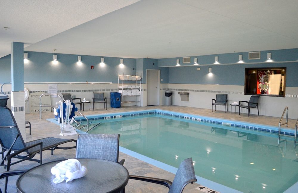 Holiday Inn Express Hotel & Suites Bismarck By Ihg Extérieur photo