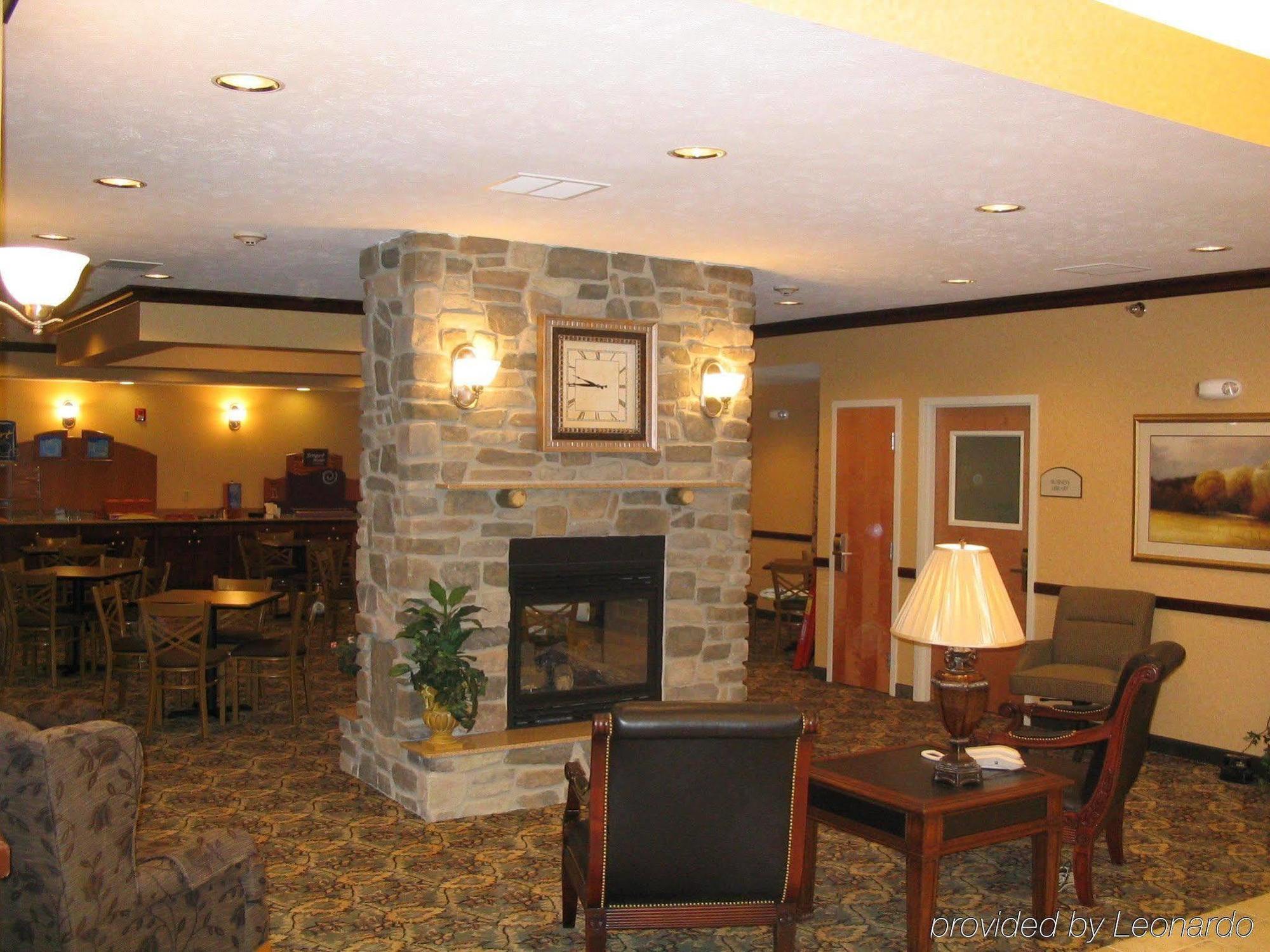 Holiday Inn Express Hotel & Suites Bismarck By Ihg Extérieur photo